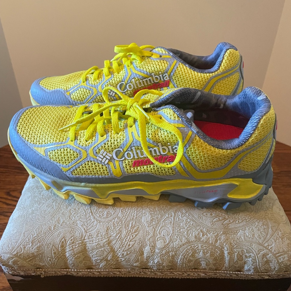 Columbia Montrail running shoe. Fluid foam  soul with breathable lining.